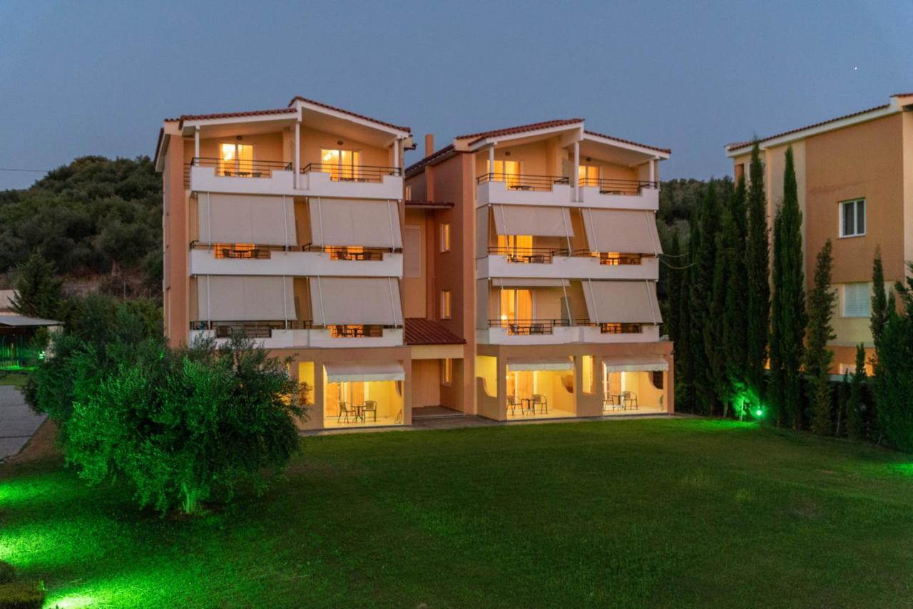 الشقق الفندقية زاخاروفي  Anilio Plaza المظهر الخارجي الصورة